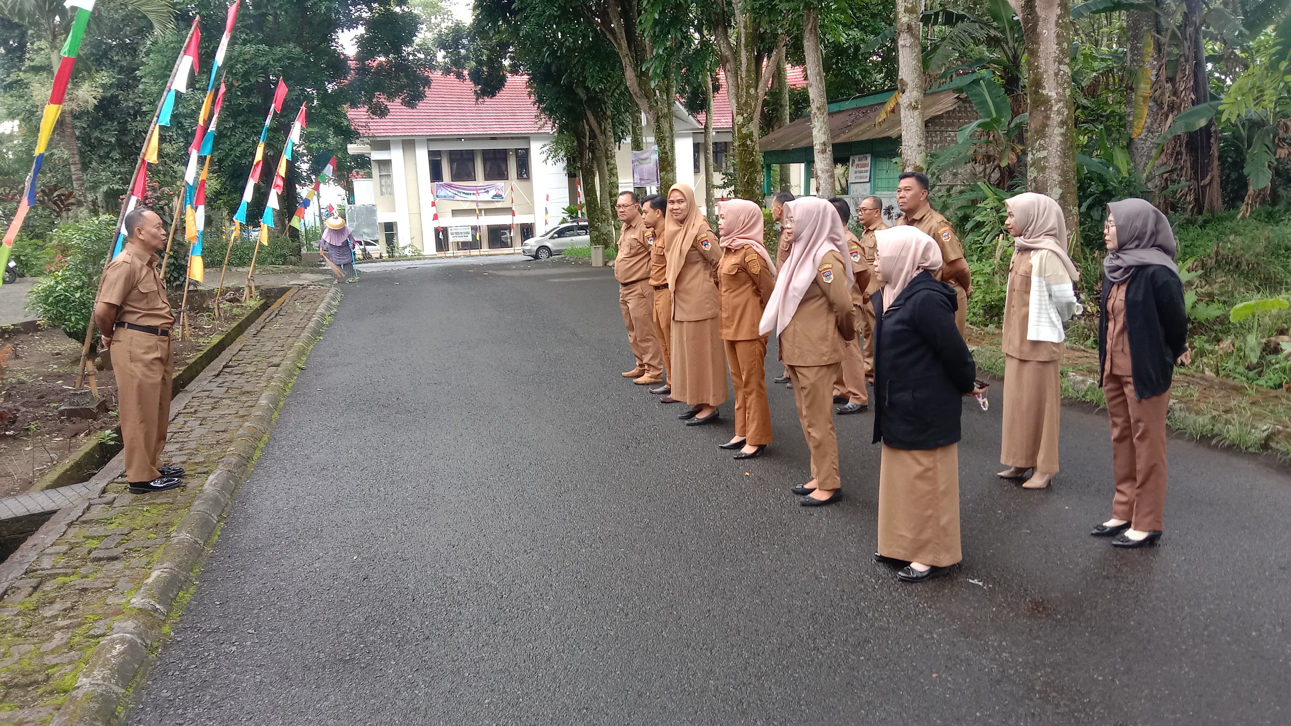 APEL Rutin Senin 7 Juli 2025  di Lingkungan Disperindagkop & UKM