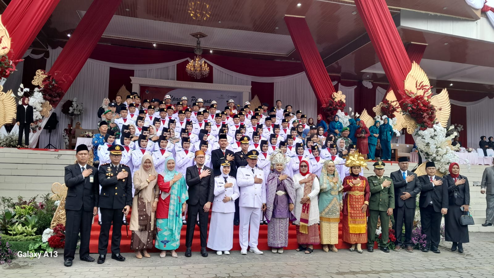 ASN Disperindagkop & UKM Ikuti Upacara HUT ke-80 RI